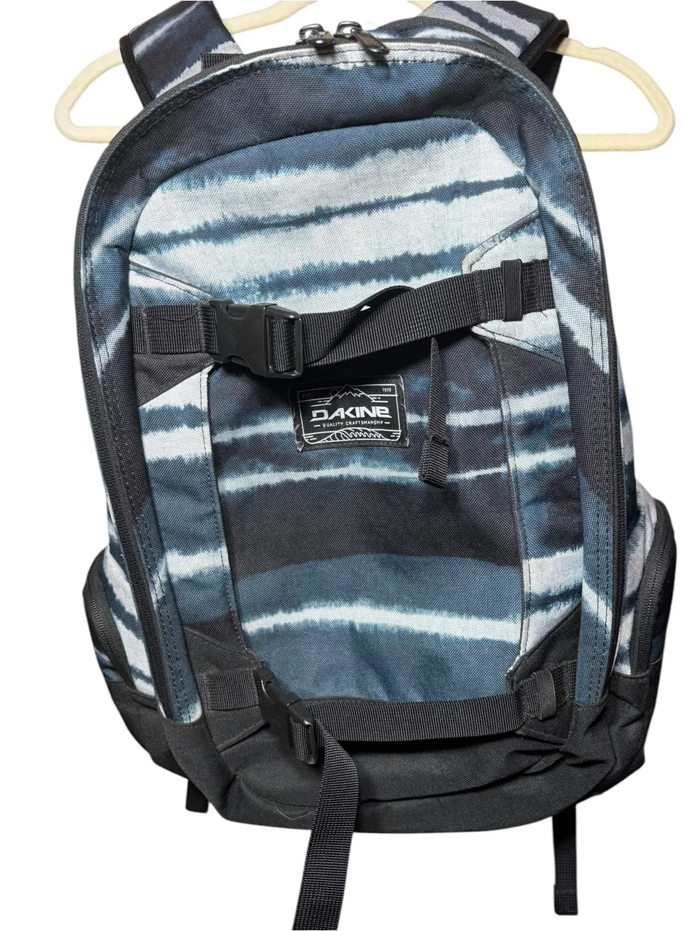 DAKINE | Blue Tie-Dye ‘Resin Stripe’ Mission 25L Backpack Snowboarding Winter